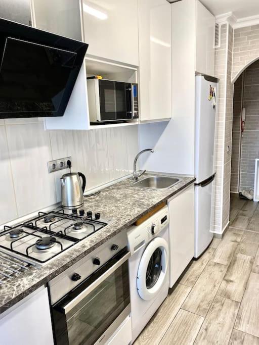 Shared Apartment! Piso Compartido! Общая Квартира! Sevilla Exterior foto
